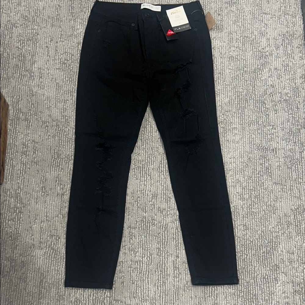 NWT Mudd Black Ripped Cropped SkinnyJeans